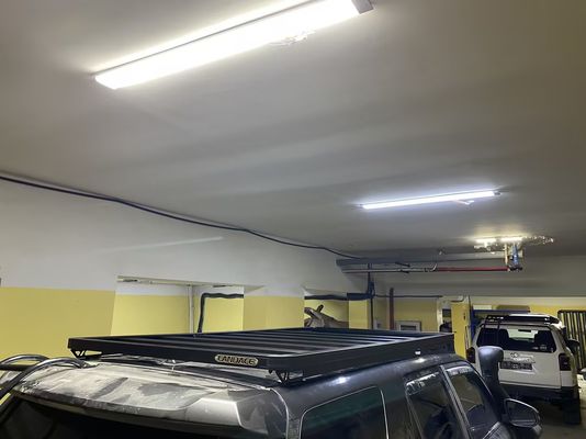 Roof Placement Universal 4x4 Roof Rack for Toyota 4 Runner E-Coat and Powder Coated
